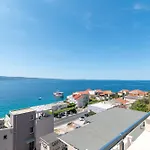 Sea View Karmen Apartament *
